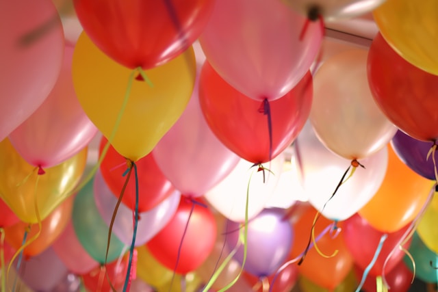 celebratory balloons for vida coworking's anniversary